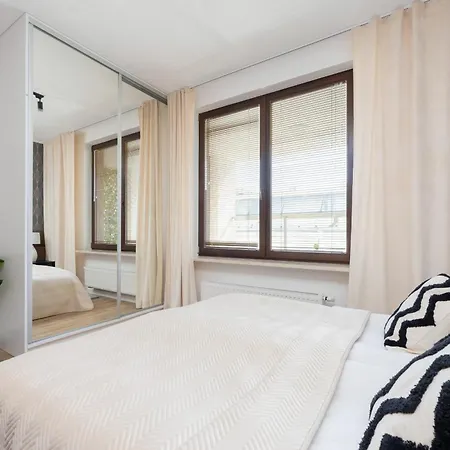 Lägenhet Nowoczesny Z Parkingiem Mokotow By Renters